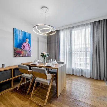 דירה Kolejowa - Parking, Balcony, Workspace - By Rentujemy ורשה