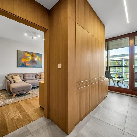 דירה Kolejowa - Parking, Balcony, Workspace - By Rentujemy ורשה