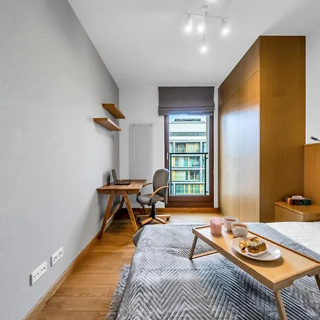 דירה Kolejowa - Parking, Balcony, Workspace - By Rentujemy ורשה