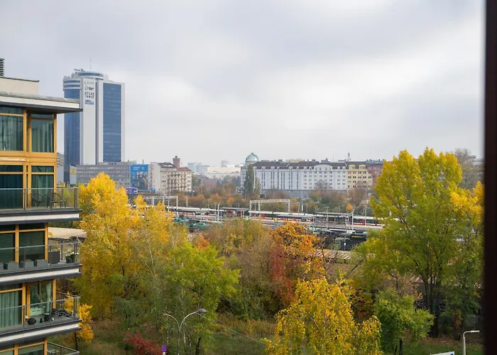 Apartment Kolejowa - Parking, Balcony, Workspace - By Rentujemy