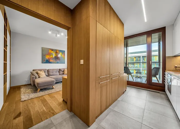 Apartment Kolejowa - Parking, Balcony, Workspace - By Rentujemy Warsaw