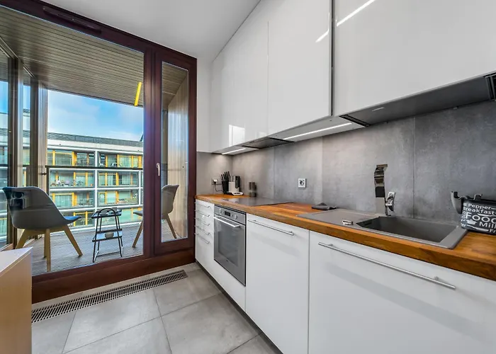 Kolejowa - Parking, Balcony, Workspace - By Rentujemy Apartment