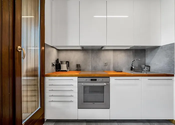 Kolejowa - Parking, Balcony, Workspace - By Rentujemy Apartment