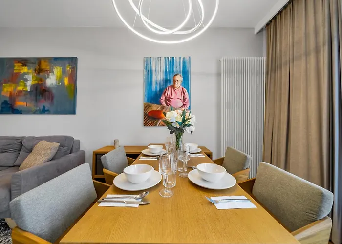 Apartment Kolejowa - Parking, Balcony, Workspace - By Rentujemy *