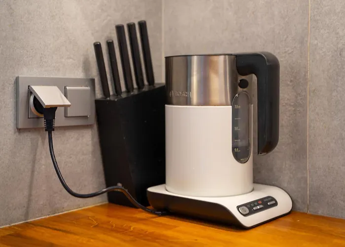 Kolejowa - Parking, Balcony, Workspace - By Rentujemy Apartment Warsaw