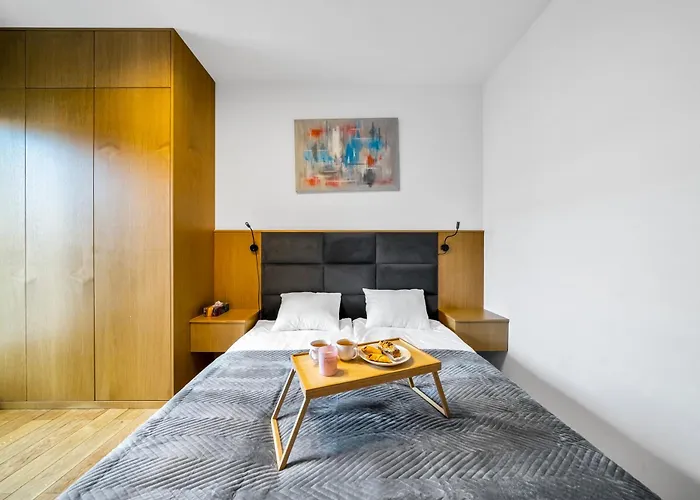 Apartment Kolejowa - Parking, Balcony, Workspace - By Rentujemy Warsaw