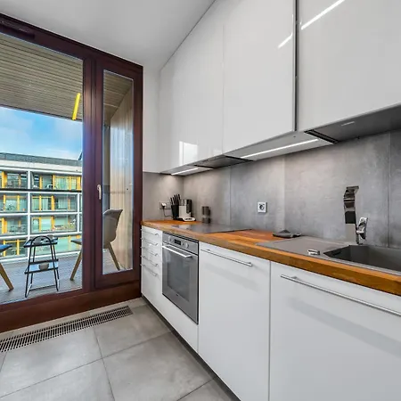 Kolejowa - Parking, Balcony, Workspace - By Rentujemy Apartamento