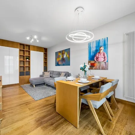 Kolejowa - Parking, Balcony, Workspace - By Rentujemy Apartamento *