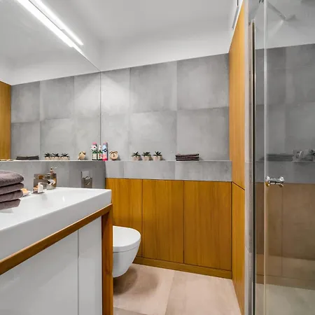 Kolejowa - Parking, Balcony, Workspace - By Rentujemy Apartman Varsó