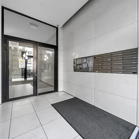 Kolejowa - Parking, Balcony, Workspace - By Rentujemy Apartman Varsó